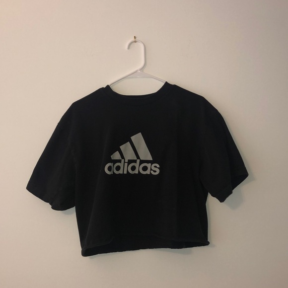 adidas Tops - Oversized ADIDAS shirt I cropped